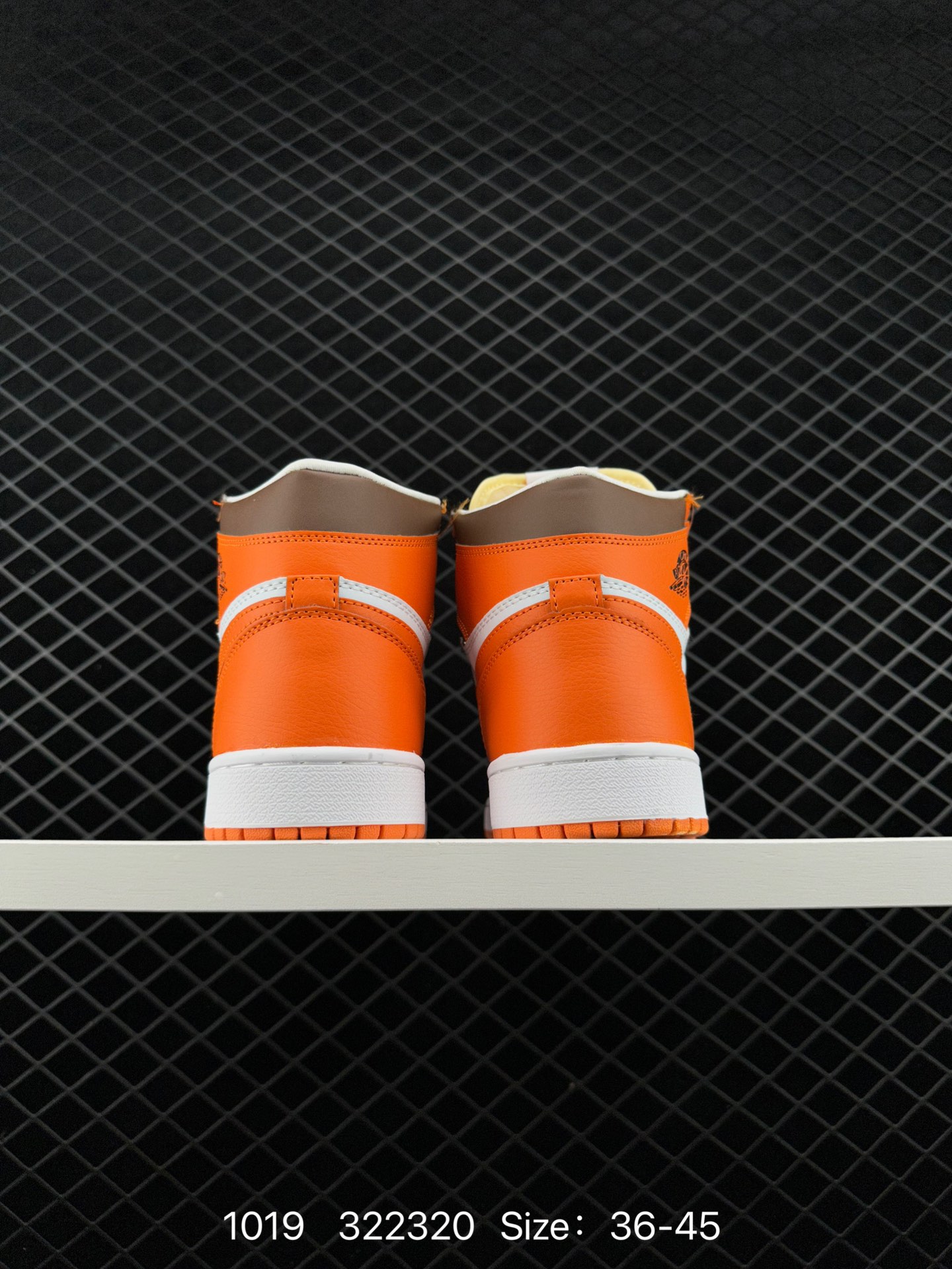 Nike Air Jordan 1 Retro High OG”Black/White“